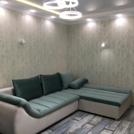 L&A Apartment キエフ エクステリア 写真